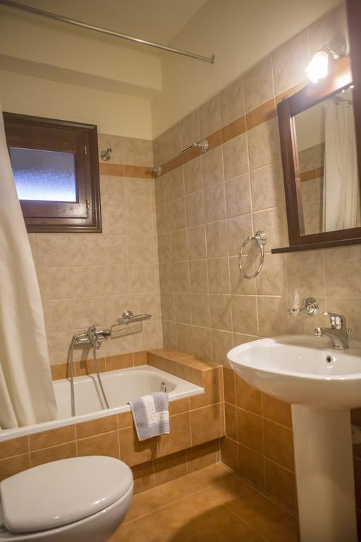 T'Asprolithia Villa Kalývia Fylaktís Bagian luar foto