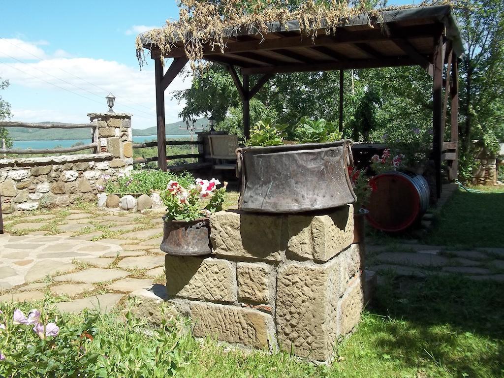 T'Asprolithia Villa Kalývia Fylaktís Bagian luar foto
